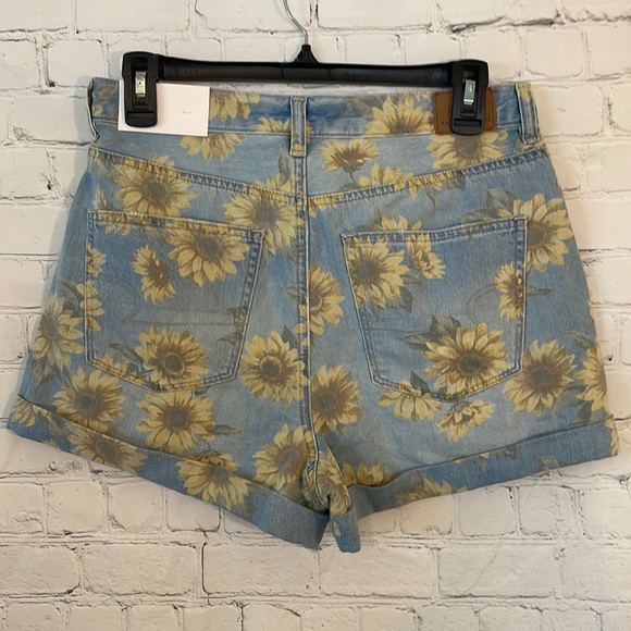 NWT American Eagle Sunflower jean mom short - Picture 5 of 7
